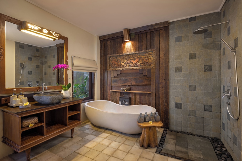 Wooden Pool Villa With Living Room