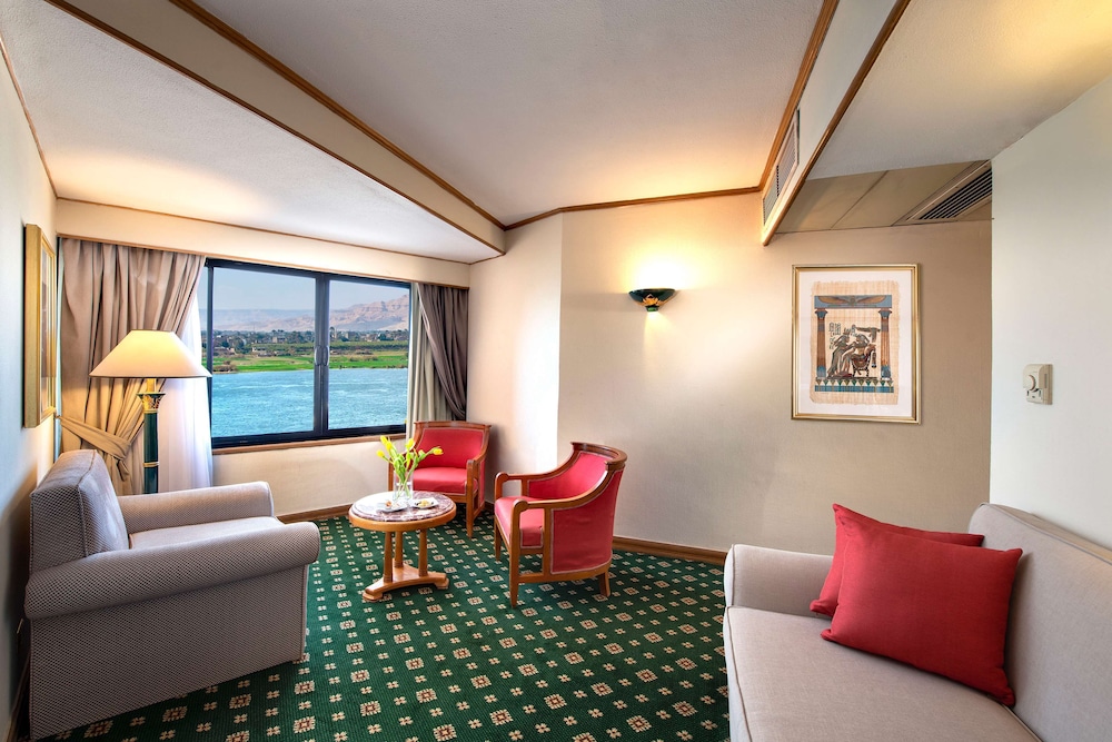 Junior Suite City / Side Nile View