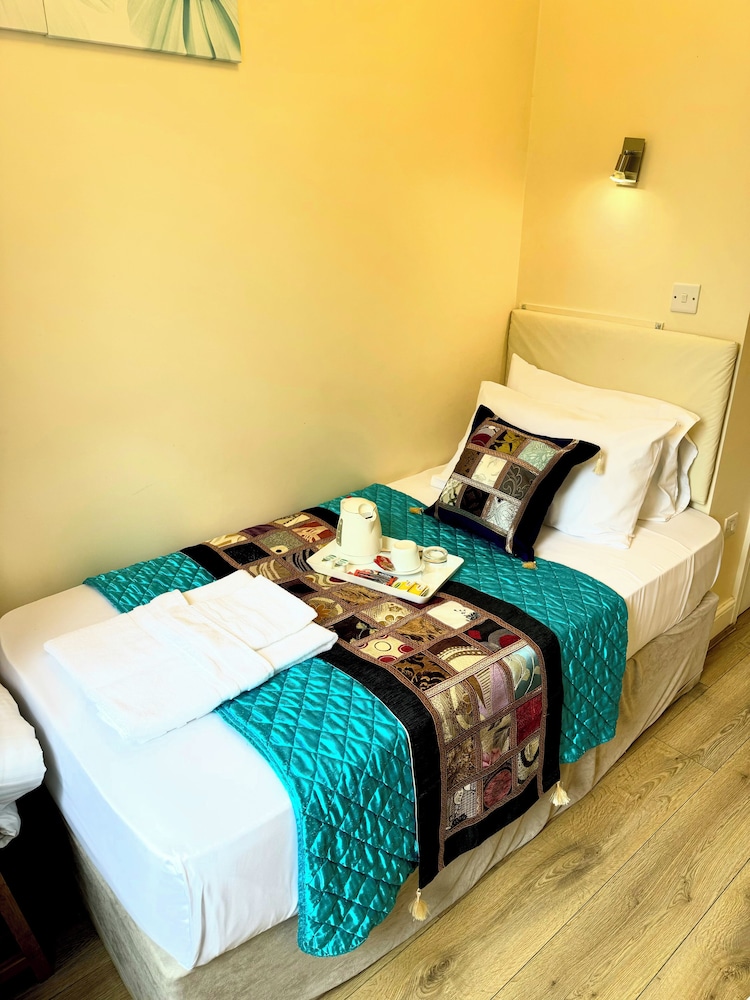 Family Triple Room, Multiple Beds photo 2