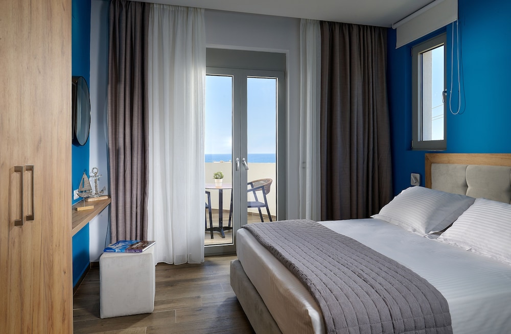 Junior Suite with Sea View - Photo 2
