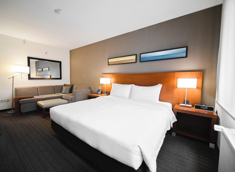Standard King Room photo 1