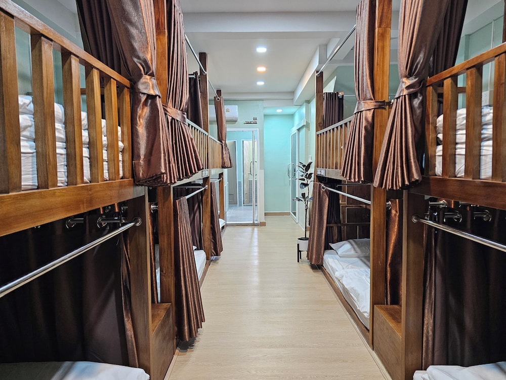 Shared Dormitory, Mixed Dorm (Bunk Bed in Mixed Dormitory Room)