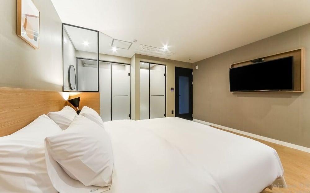 Deluxe Room - Photo 7