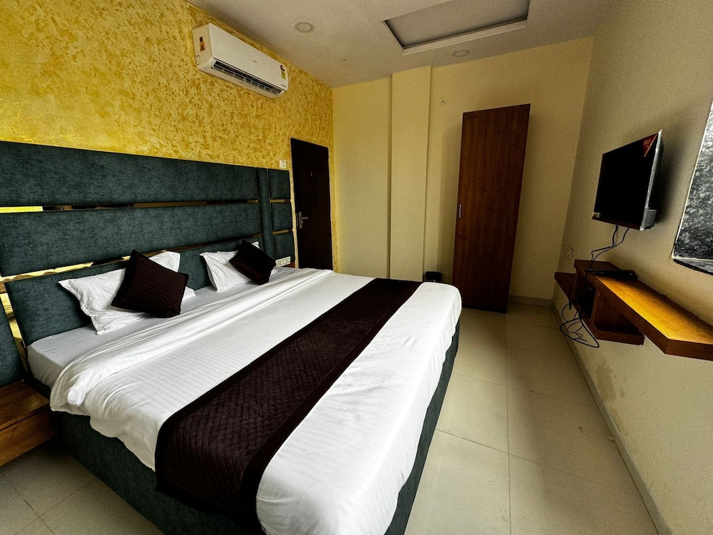 Deluxe Room - Photo 2