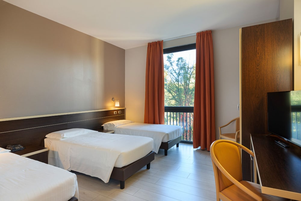 Deluxe Triple Room - Photo 1