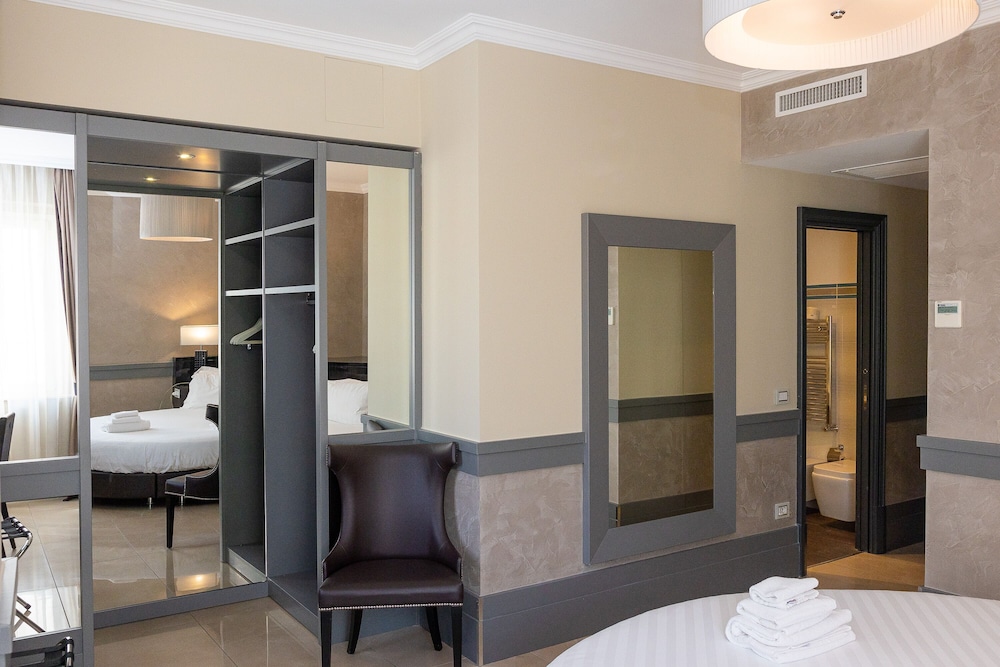 Deluxe Room - Photo 4