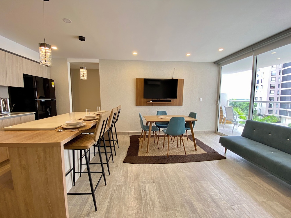 Apartment photo 2