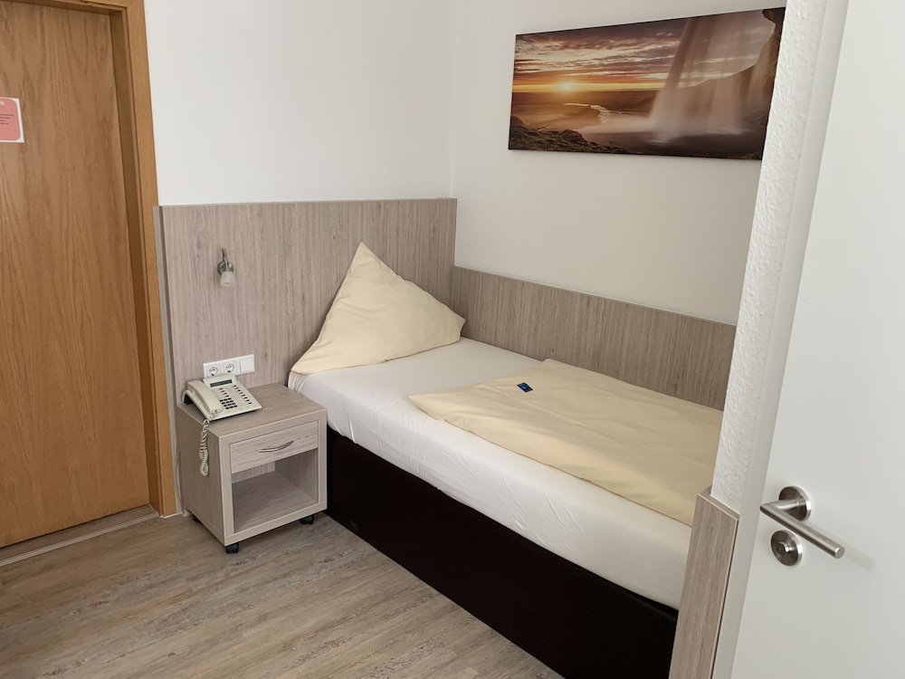Single Room photo 3