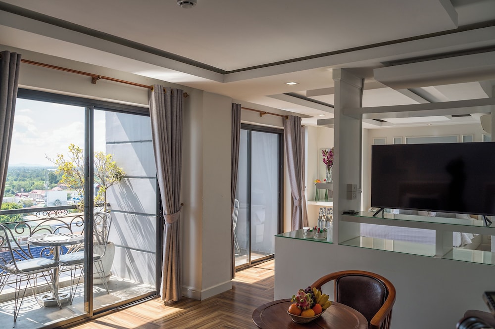 Deluxe Family Room - Photo 5