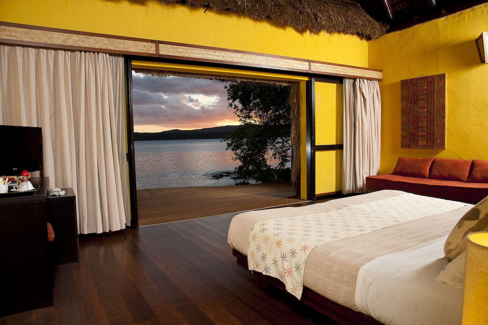 Bungalow (Tropical)