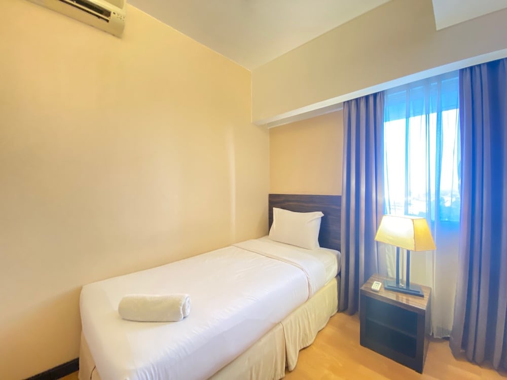 Room - Photo 2