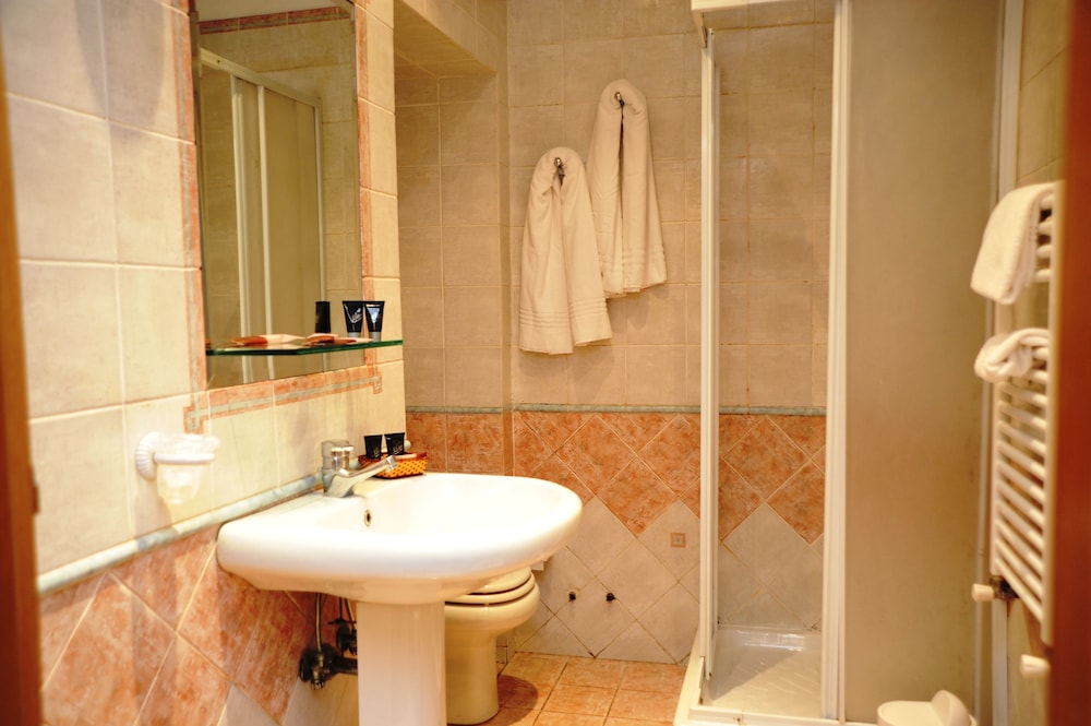 Triple Room - Photo 8