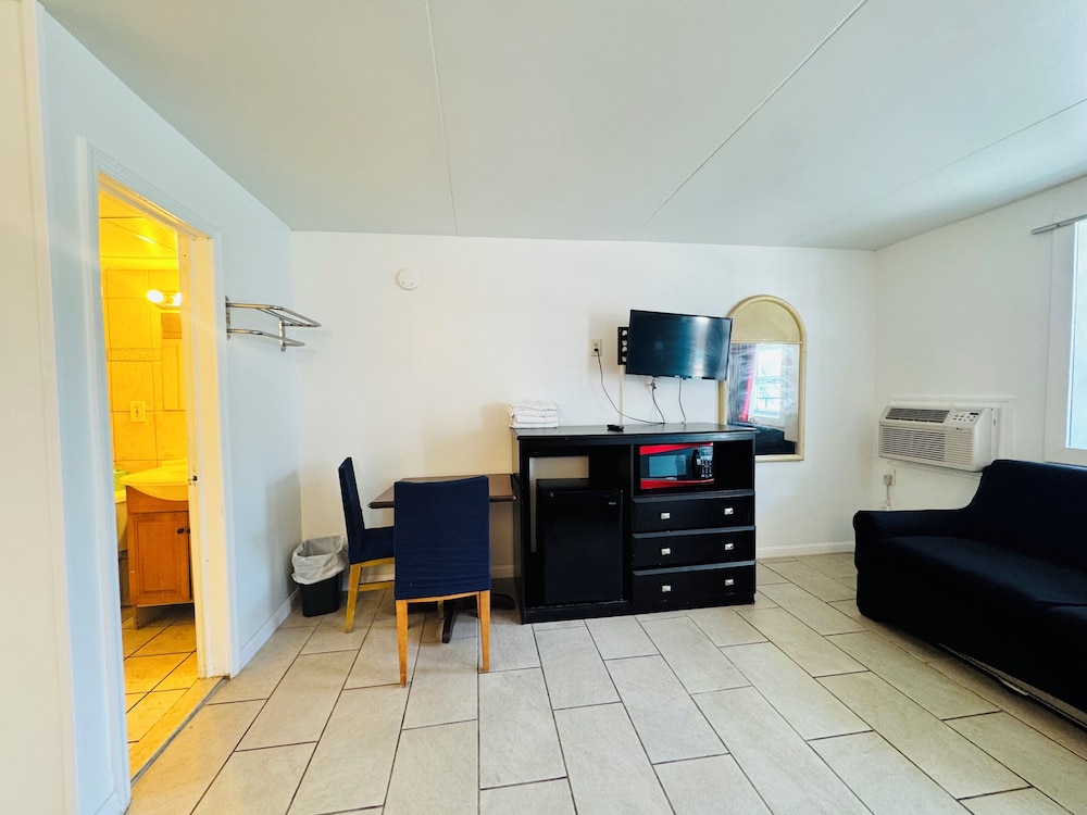 Suite - Photo 7