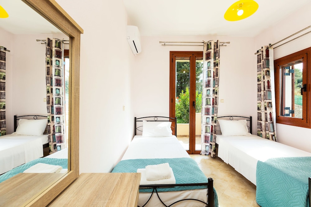 Villa photo 1