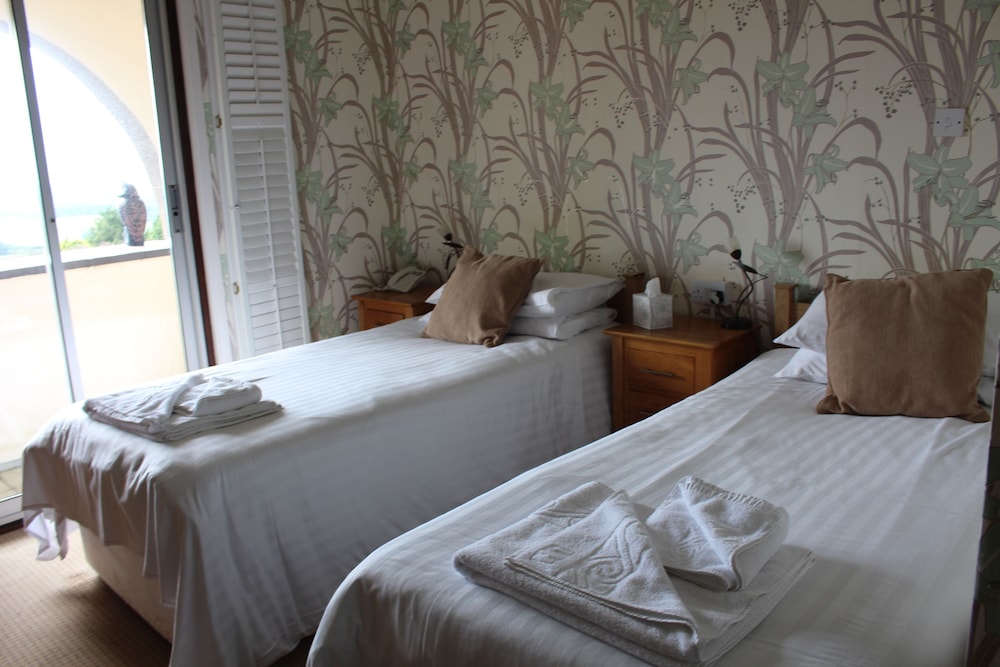 Standard Twin Room - Photo 3