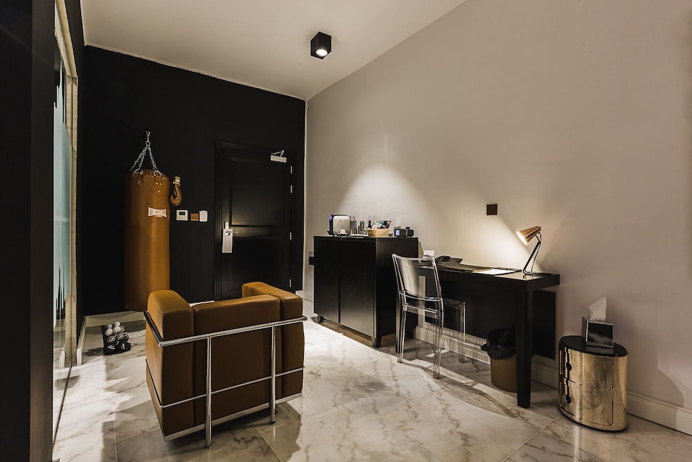 Luxury Double Room (Fitness Room)