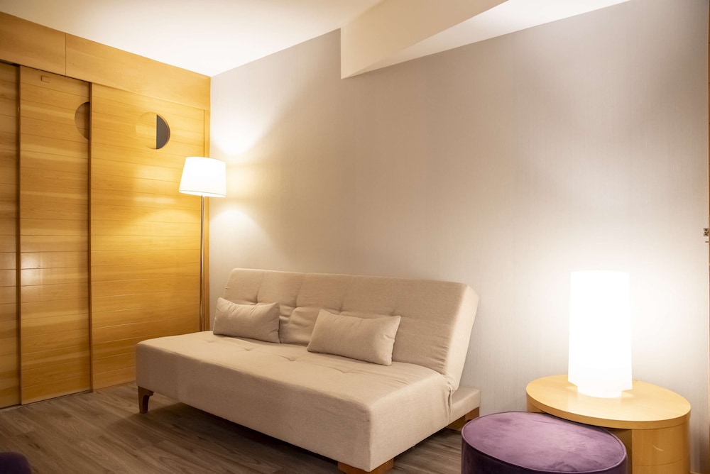 Executive Room, 1 King Bed - Photo 5