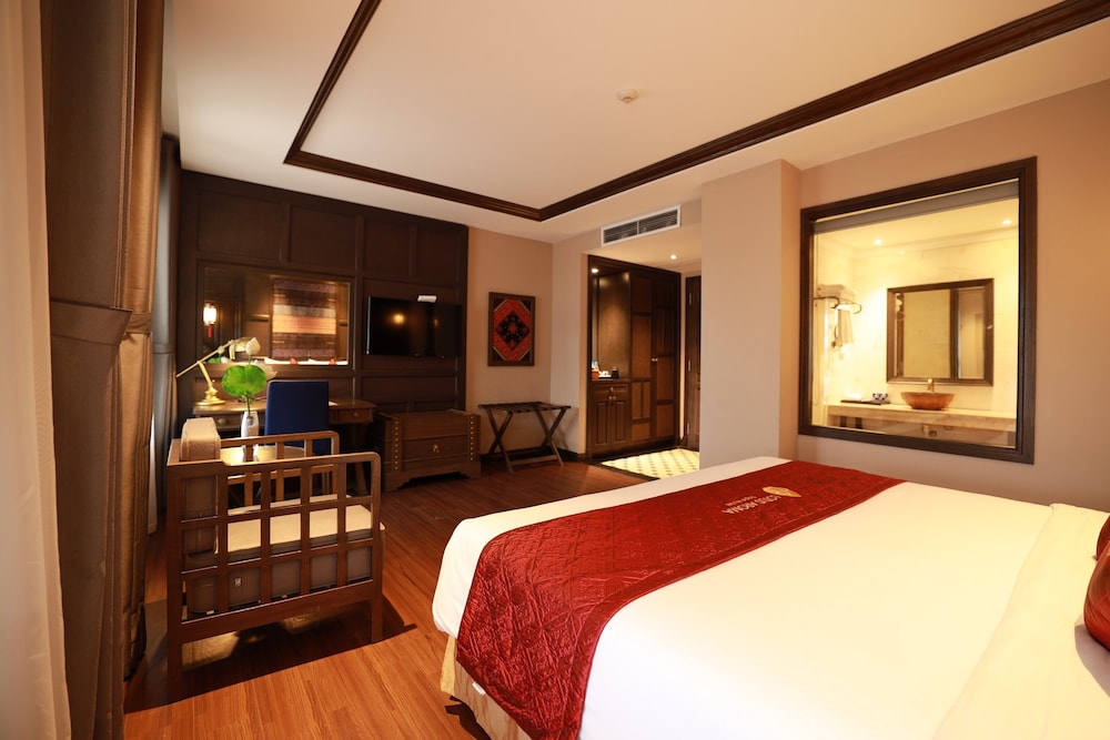 Deluxe Double Room, City View - Photo 6