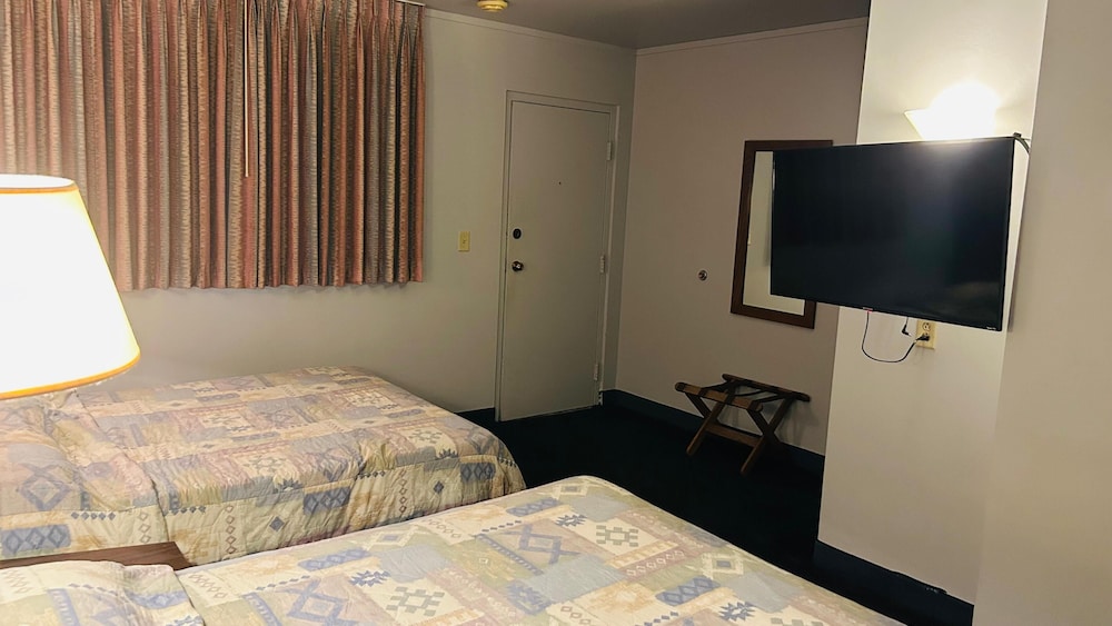 Room, 2 Queen Beds, Non Smoking photo 3