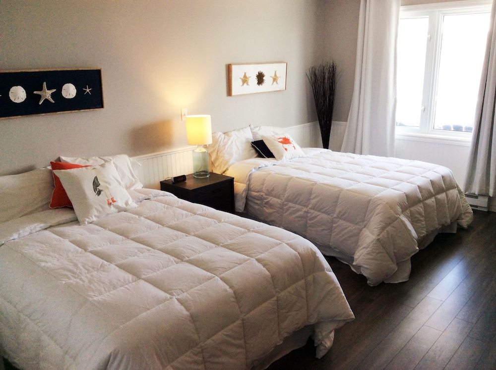 Comfort Room, 2 Double Beds, Lake View photo 3