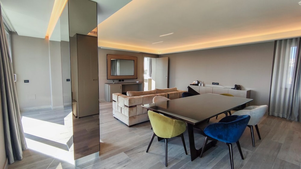 Exclusive Suite - Photo 3