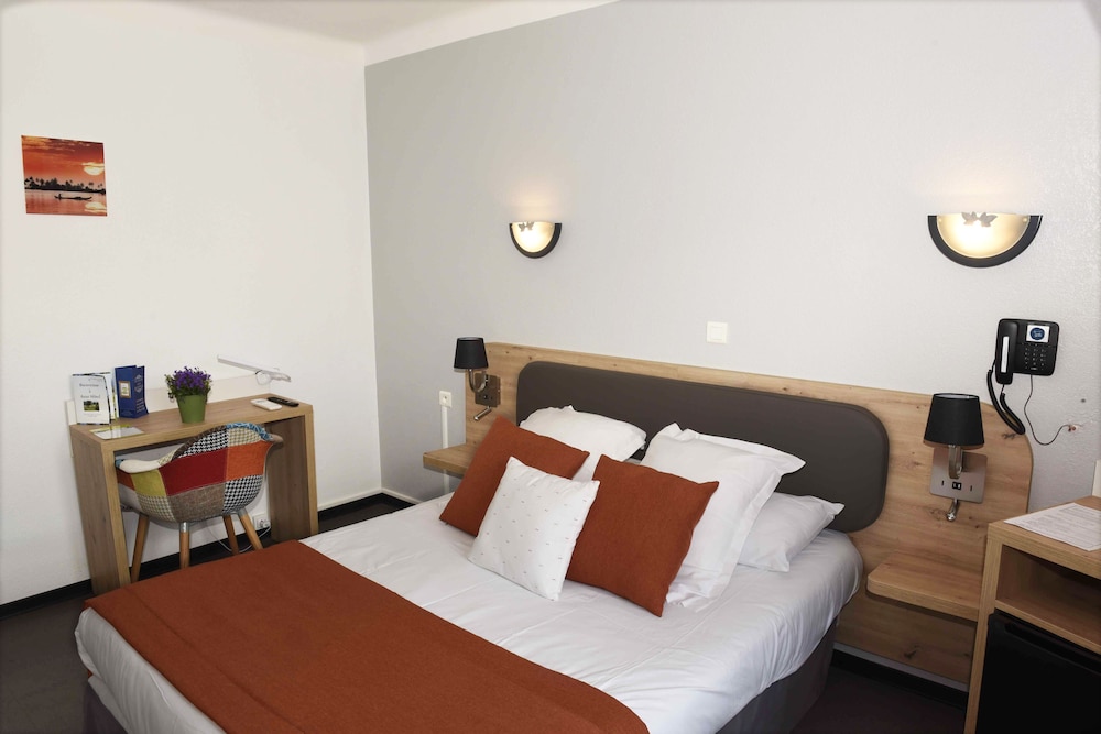 Double Room, Bathtub