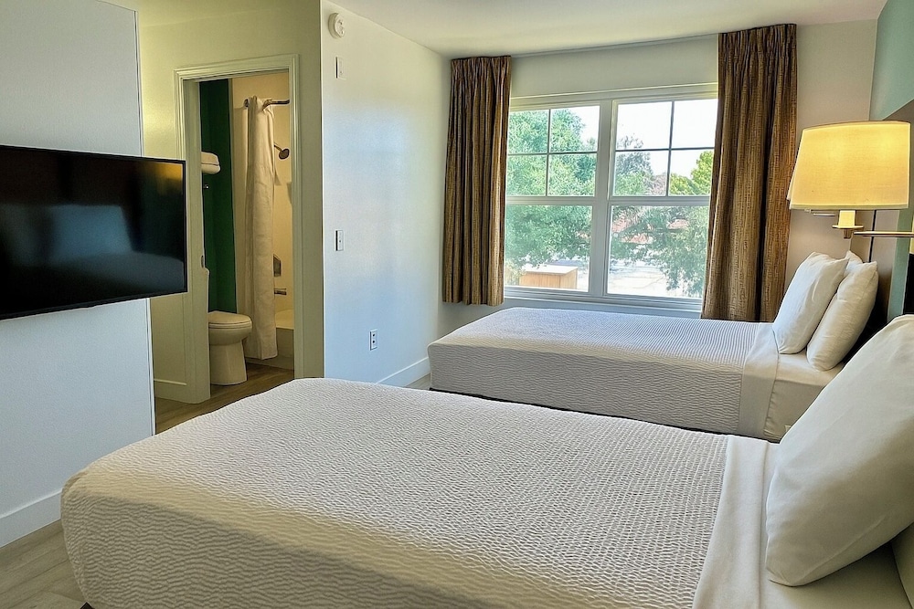 Suite, 2 Twin Beds, Non Smoking (Efficiency, Upgrade) - Photo 1