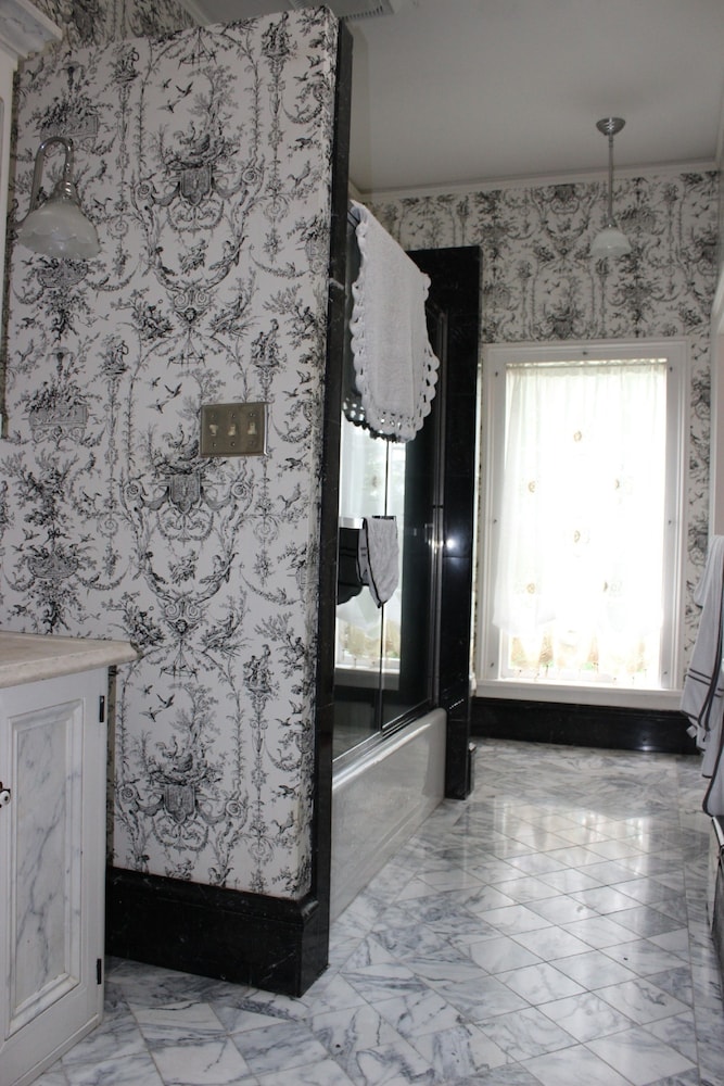 Mohawk Room photo 3