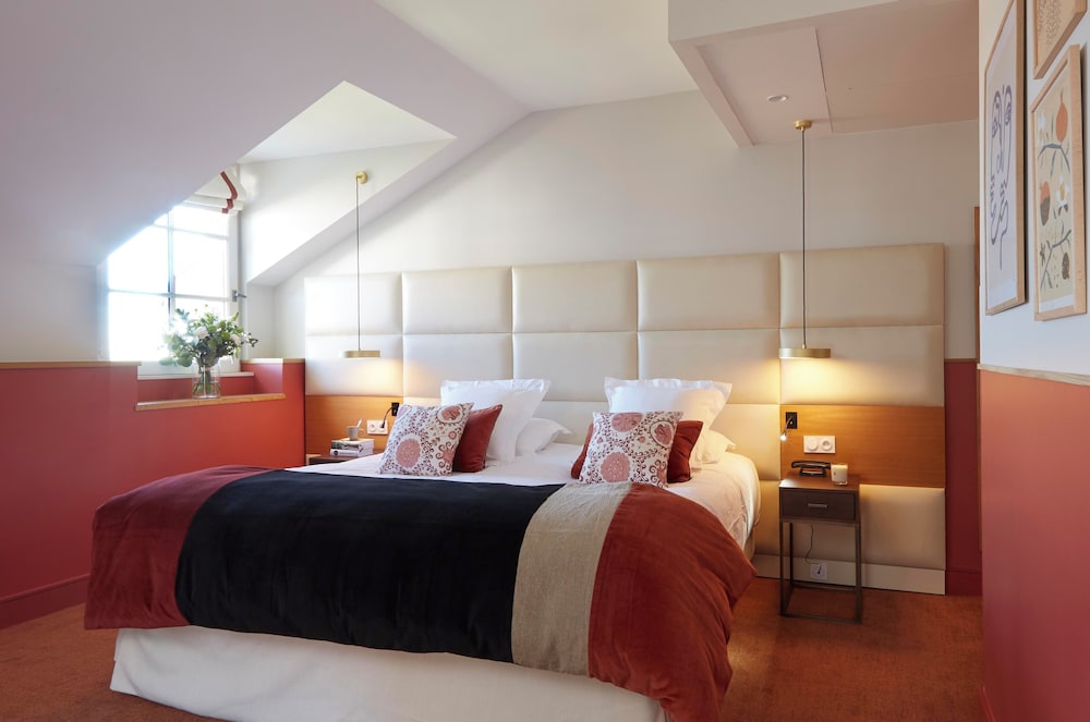Deluxe Room - Photo 4