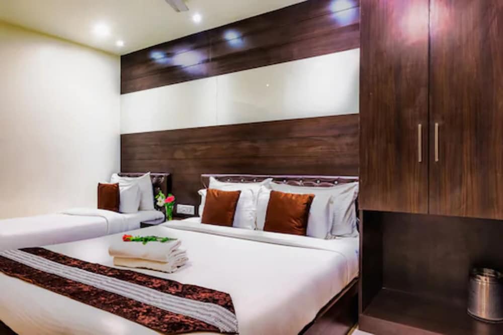 Deluxe Room - Photo 7