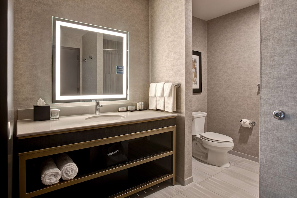 Suite, 2 Queen Beds - Photo 3
