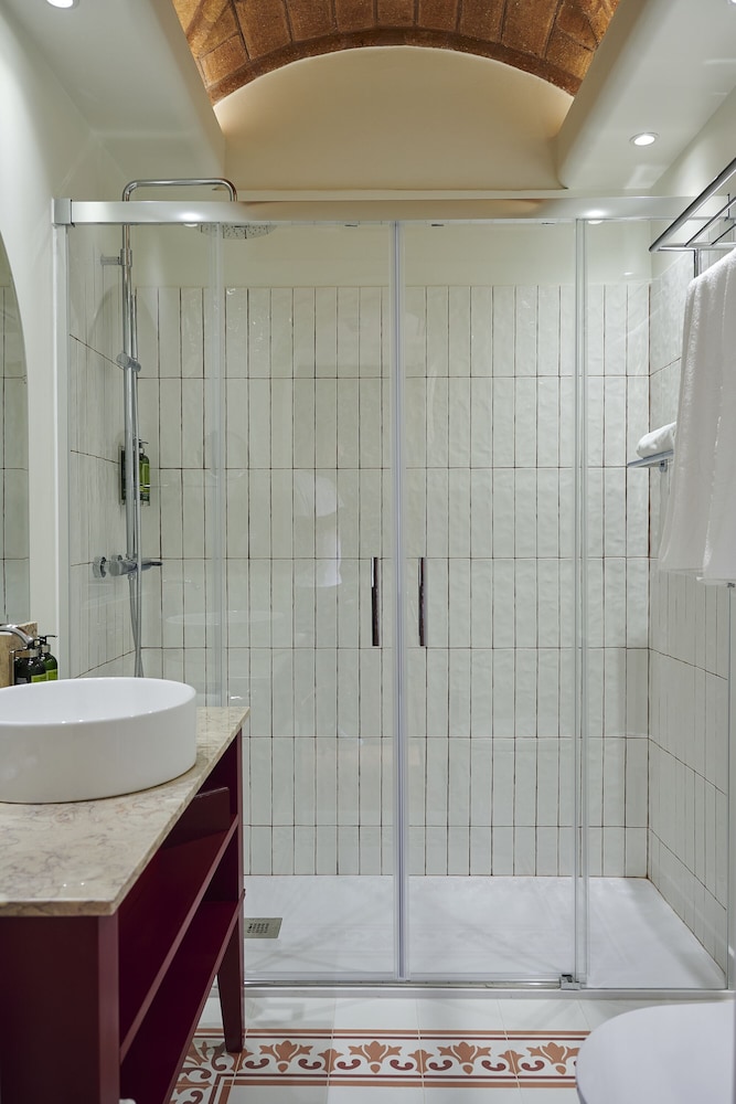 Classic Double or Twin Room, Beach View - Photo 2