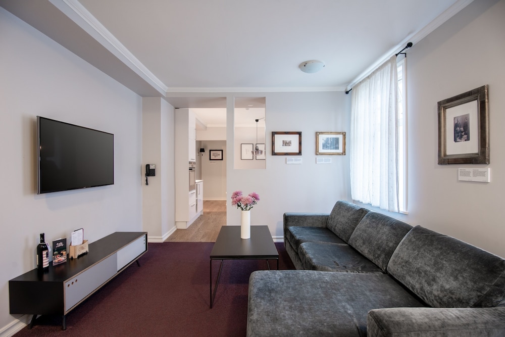 Apartment, 3 Bedrooms - Photo 1