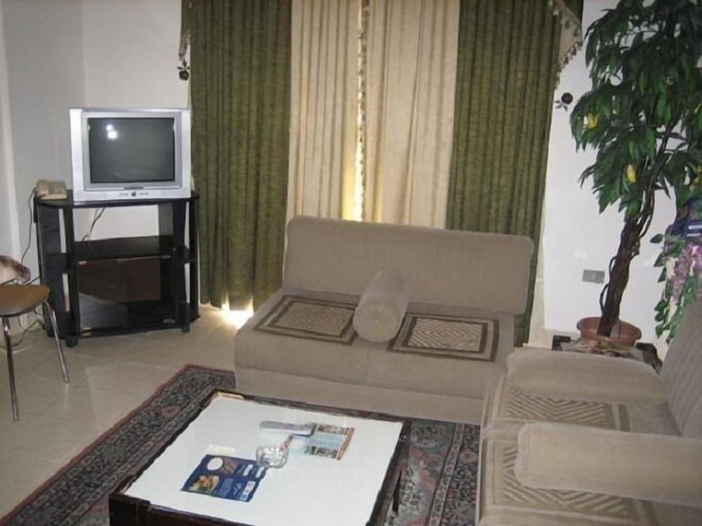 Apartment, 3 Bedrooms, Connecting Rooms photo 3