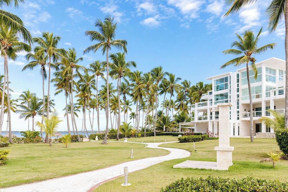 Panoramic Condo, Beach View, Beachside photo 1