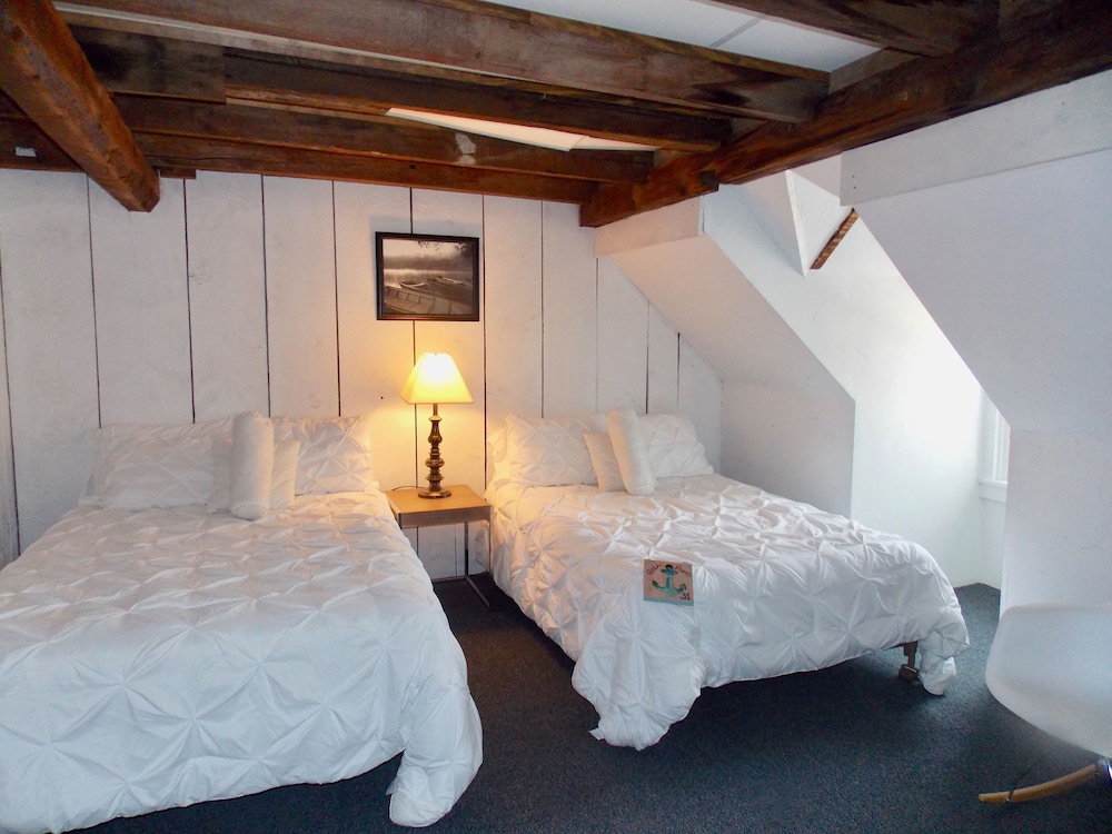 The Captain's House - 2 Double Beds photo 3