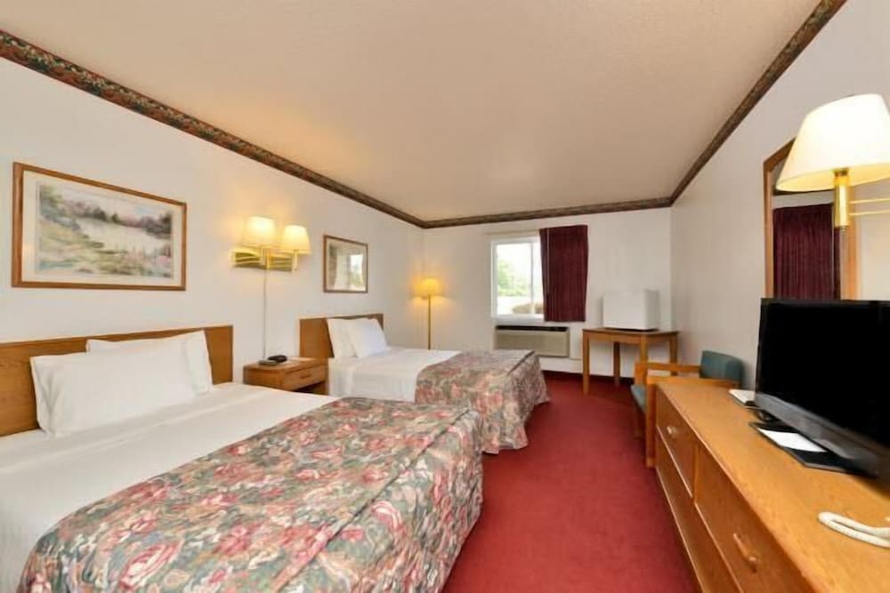 Room, 2 Queen Beds, Non Smoking - Photo 2
