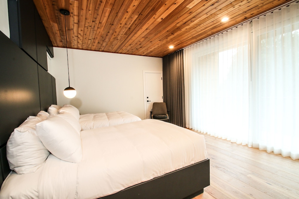 Premium Studio, 2 Double Beds, Ocean View photo 1