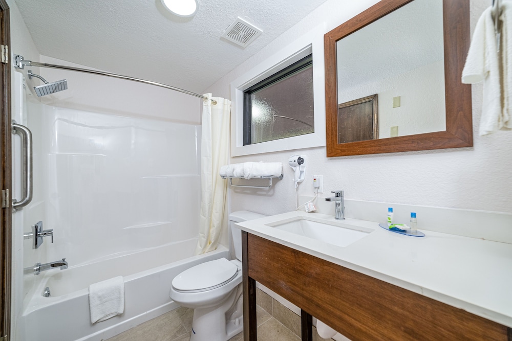 2 Double Beds, Accessible - Photo 2