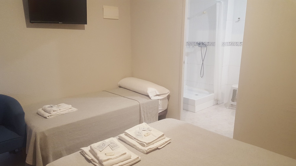 Double Room (extra bed) - Photo 1