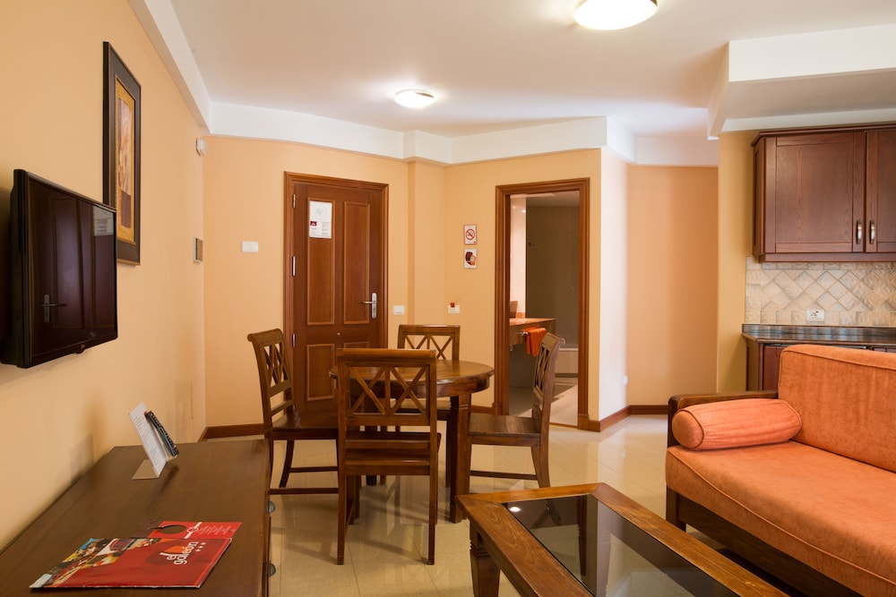 Apartment, 2 Bedrooms, Balcony thumbnail 5