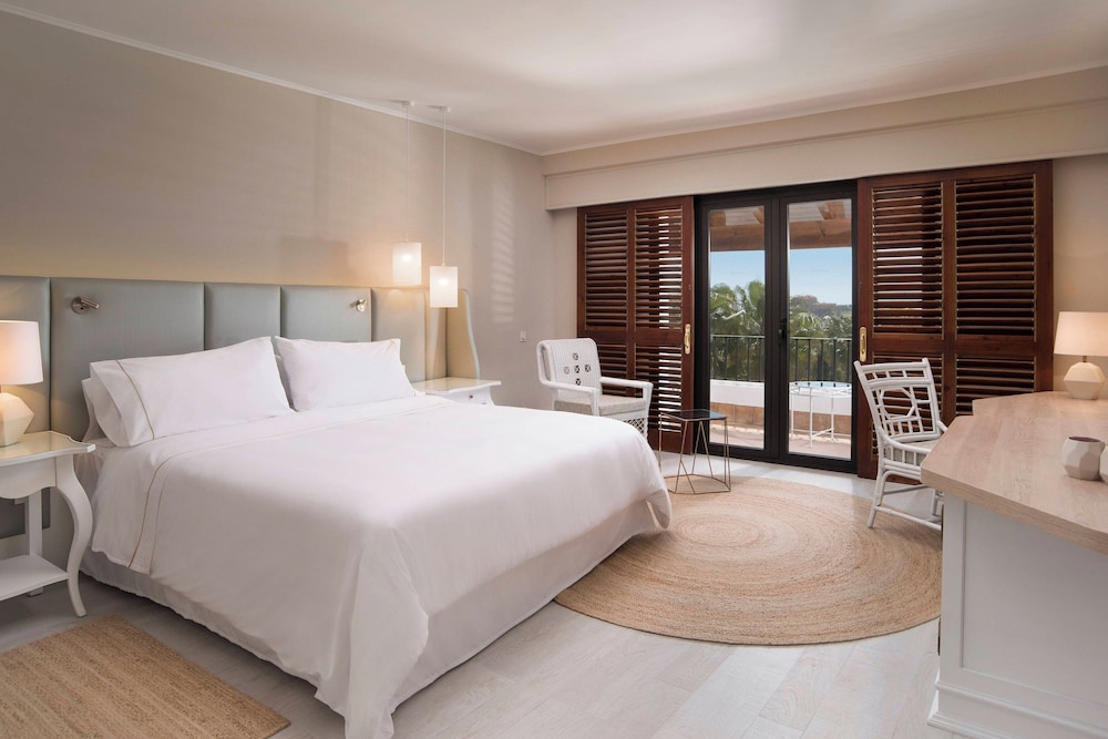 Classic Room, 1 King Bed, Terrace