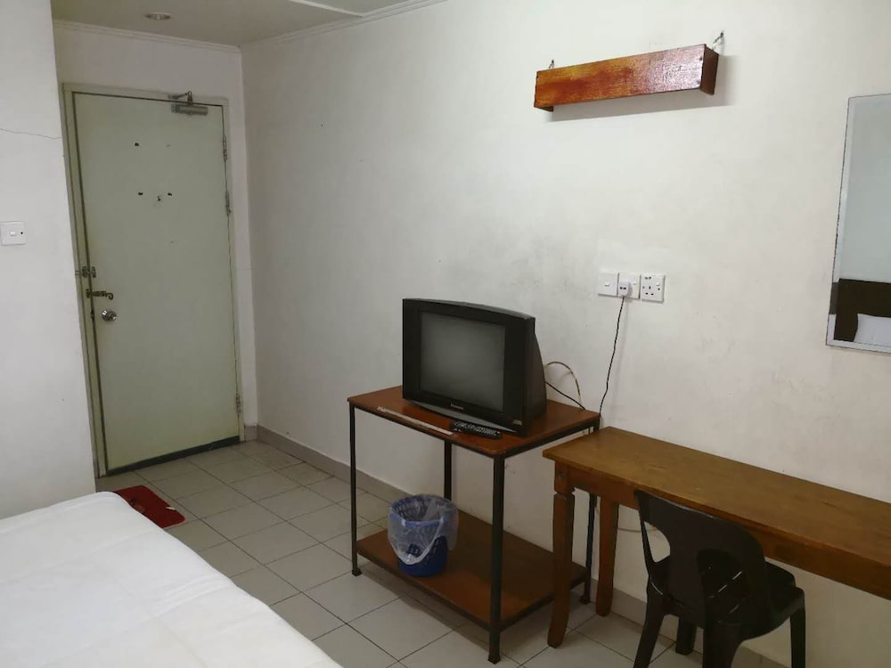 Economy Room, 1 Double Bed, Non Smoking photo 3