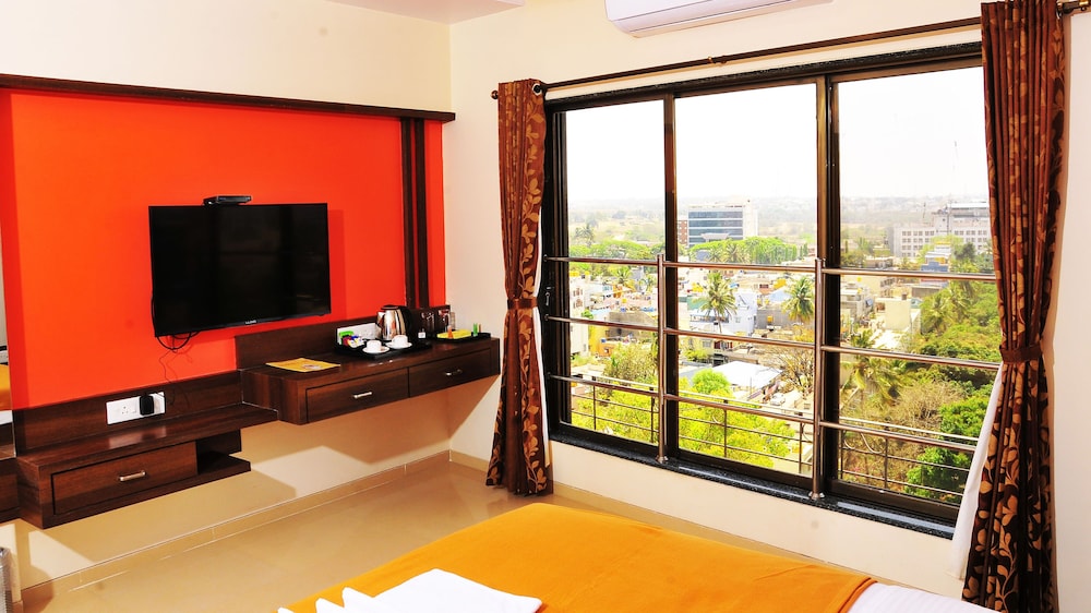 Deluxe Double Room, Smoking, City View photo 1