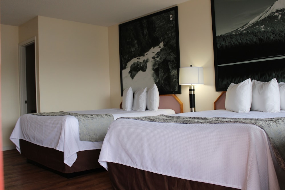 Room, 2 Queen Beds, Non Smoking photo 2