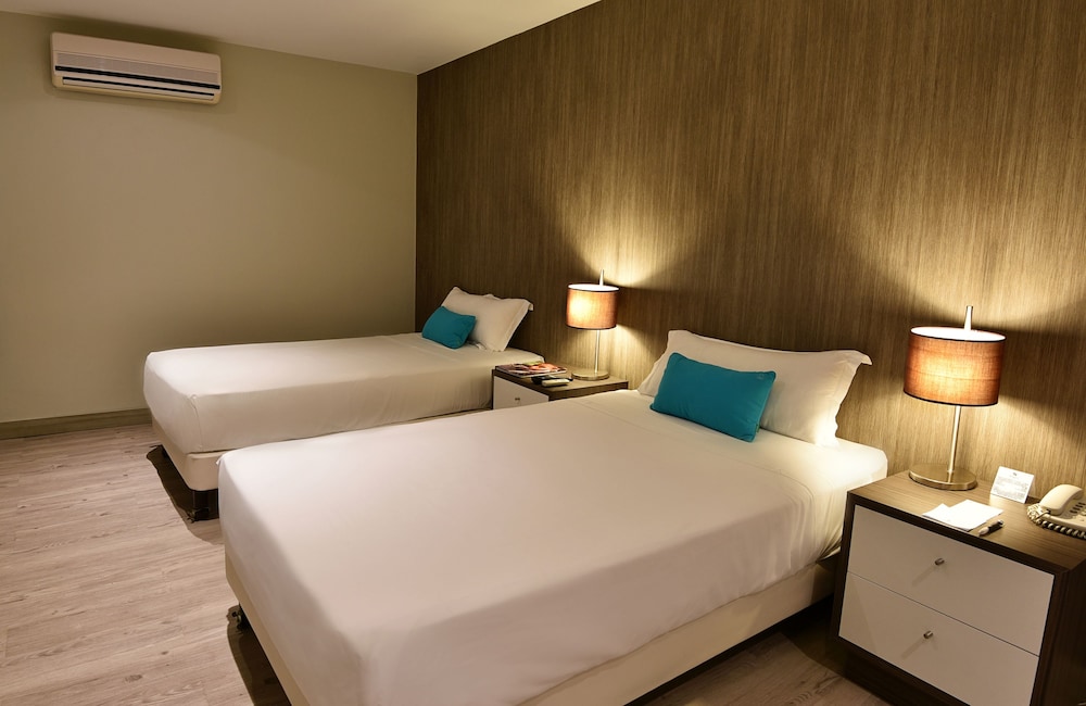 Superior Twin Room, City View - Photo 5