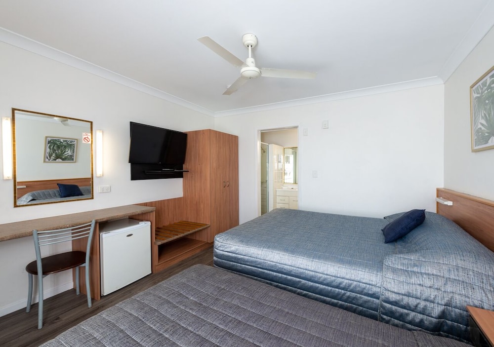 Standard Room, Non Smoking (Budget Twin Share) photo 3