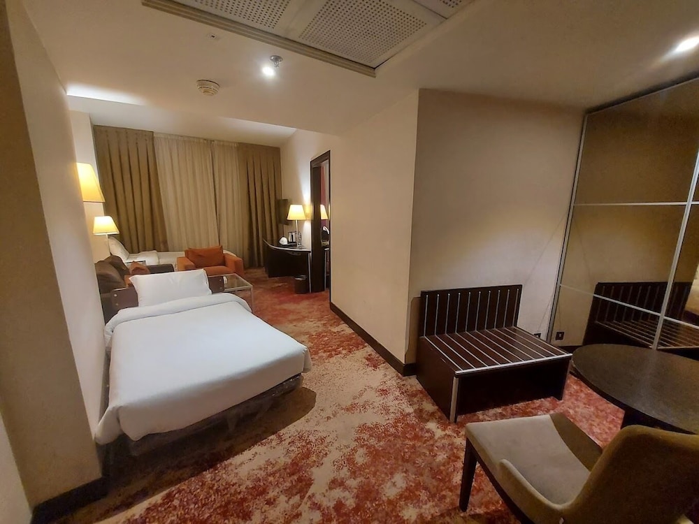 Deluxe Suite photo 1