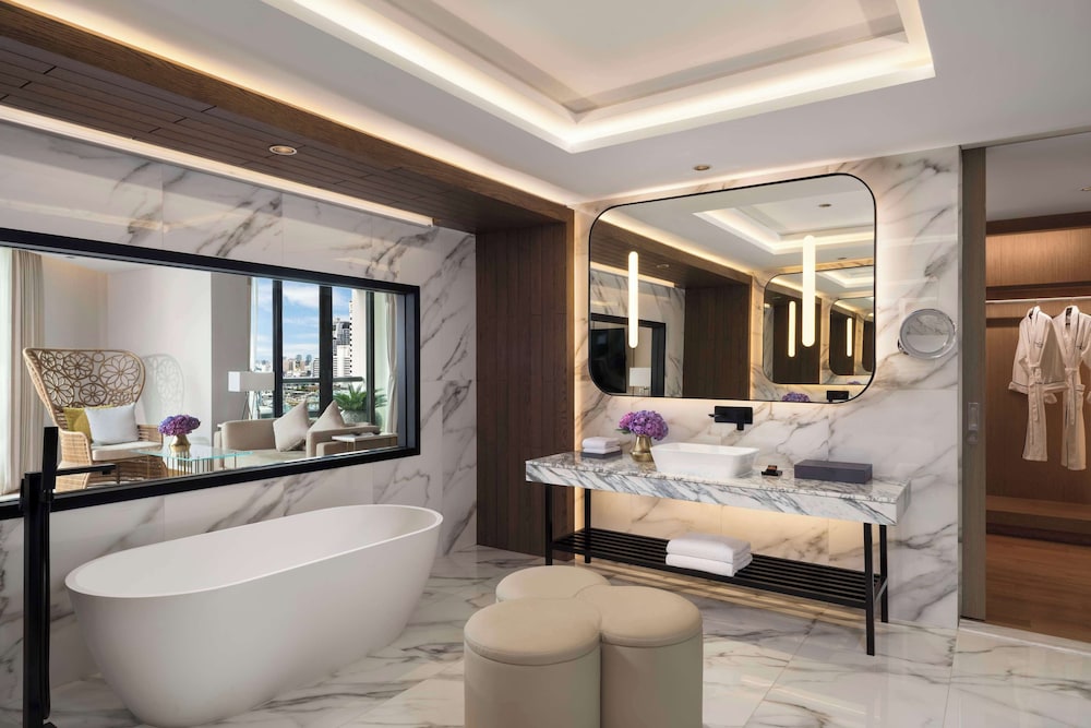 Presidential Suite, Terrace thumbnail 6