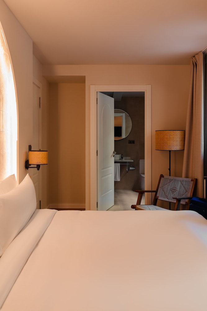 Room, 1 King Bed, Terrace photo 2